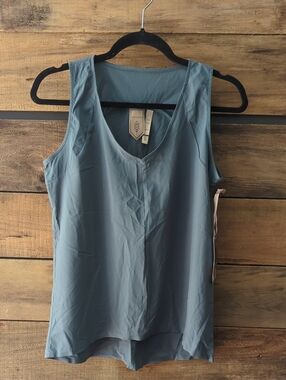 Evereve Slate Blue V-Neck Sleeveless Camisole